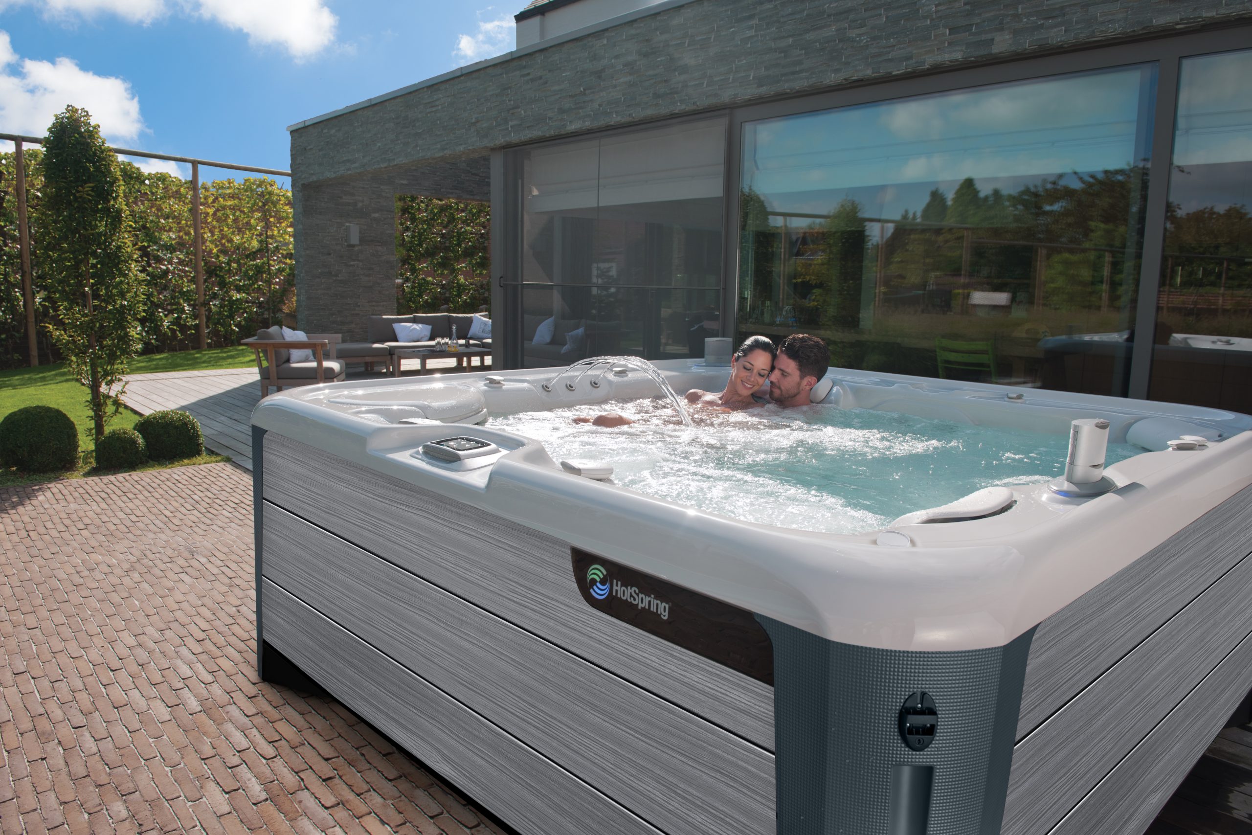 5 Reasons To Love A Two-Person Hot Tub